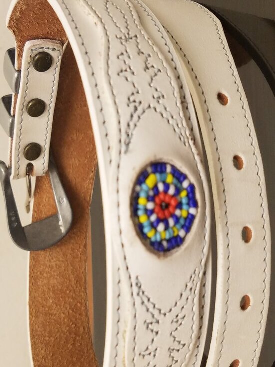 Silver Creek Collection Southwest Western Beaded Style White Leather Belt 27-30\